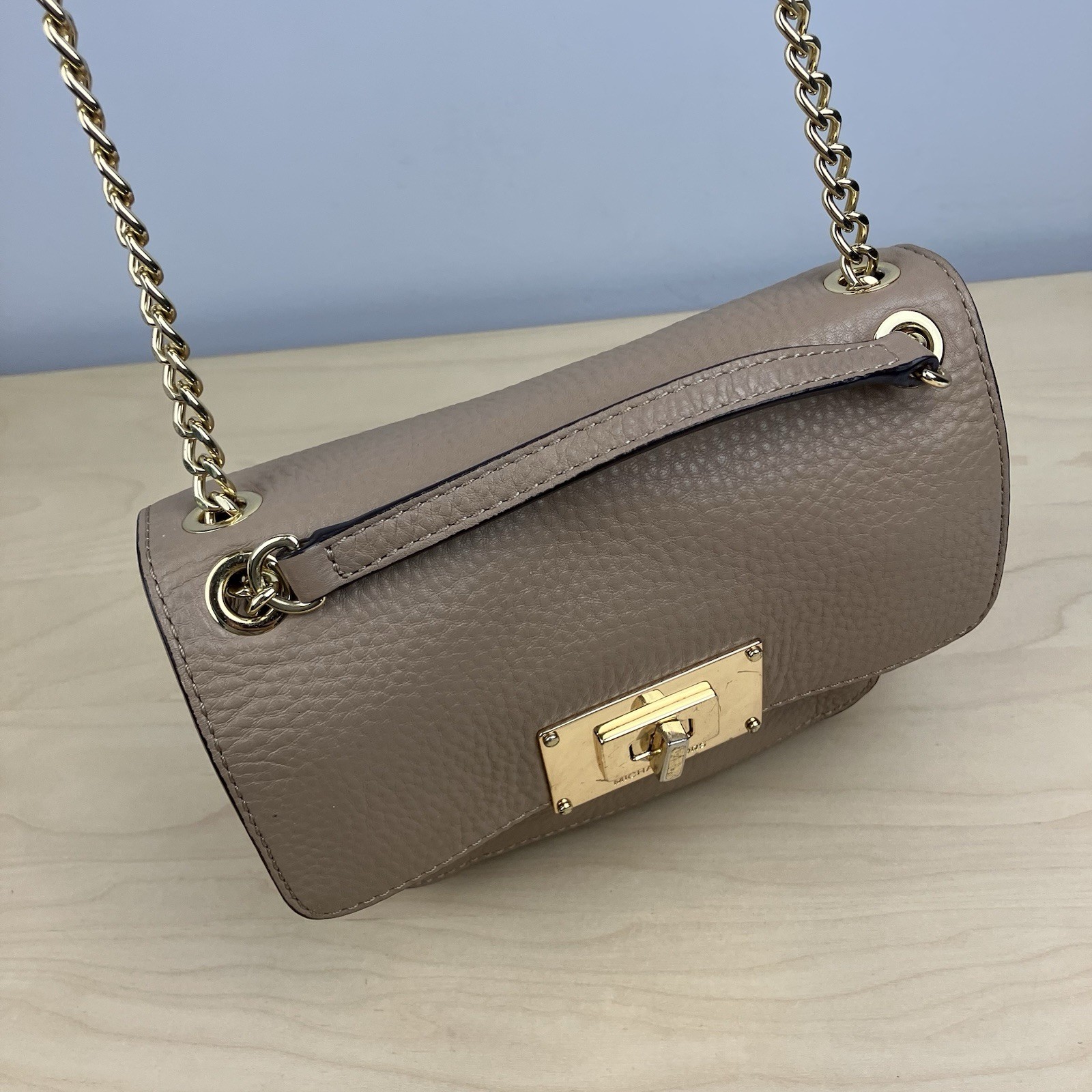 Michael Kors Sloan Tan Pebbled Crossbody Bag Small Turn Lock Chain Strap Gold