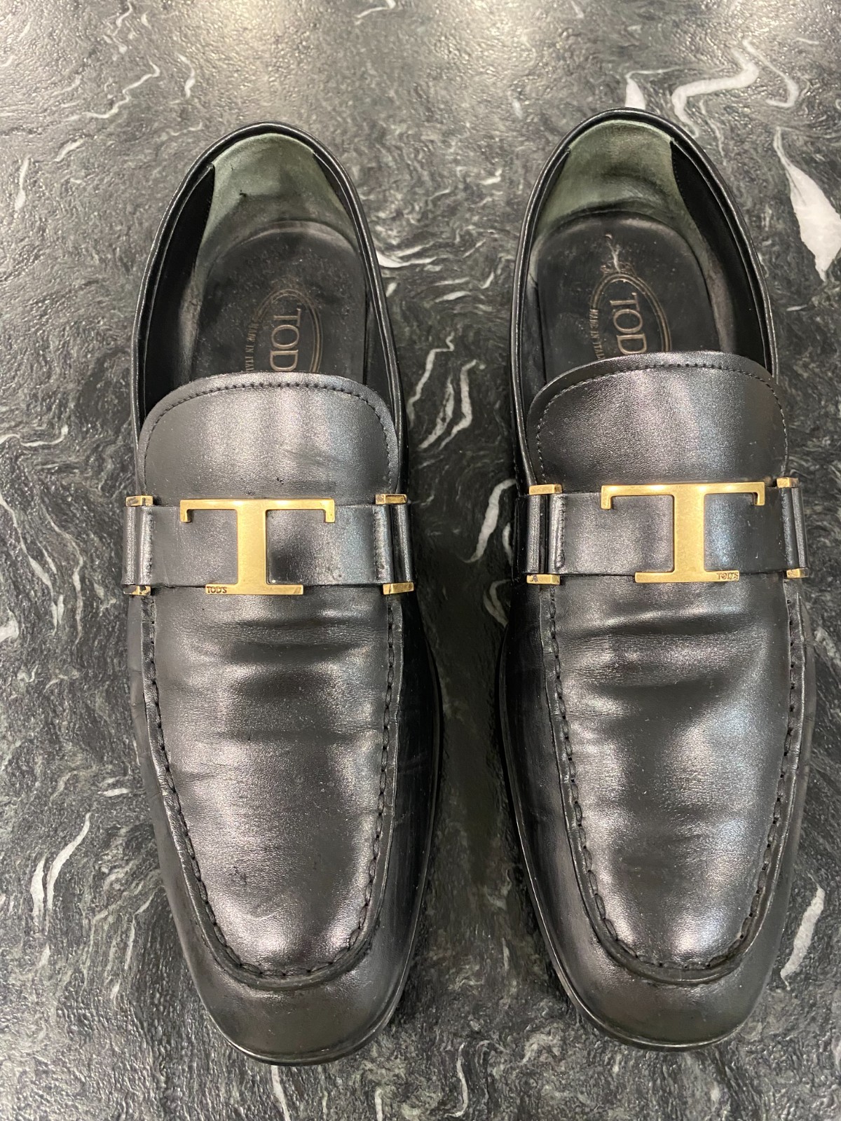 Tod’s Black Leather T-Bar Gold T Buckle Driver Loafers Men’s Size 9.5