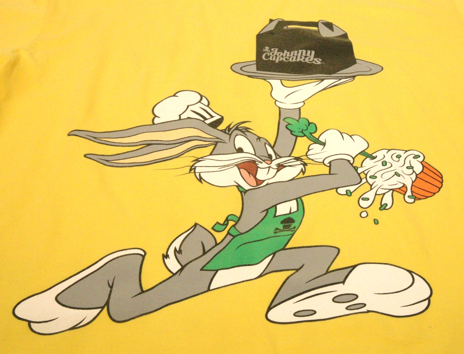 Johnny Cupcakes Looney Tunes Bugs Bunny Yellow T-Shirt XL 100% Cotton T0332