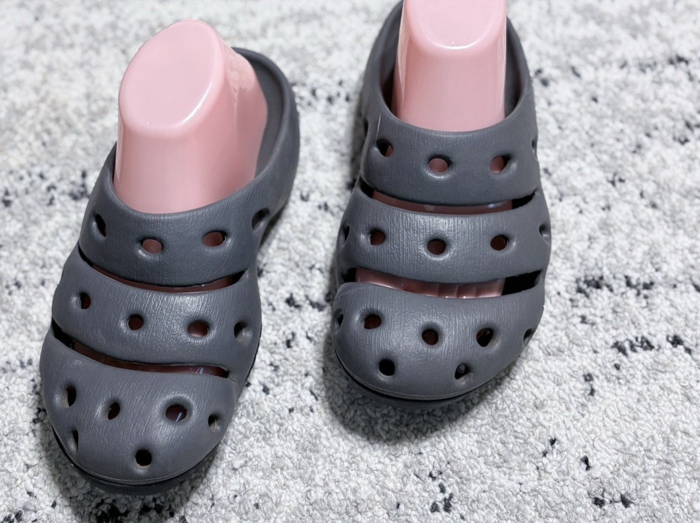 Keen Yogui Clog Perforated Gray Slip On Cottagecore Womens Sz 8 Garden Shoe Airy