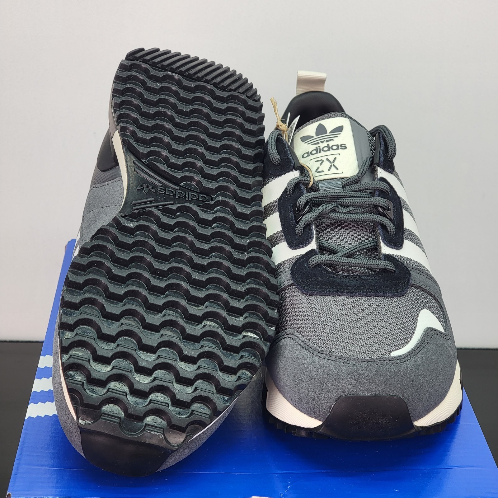 Adidas ZX 700 HD Men’s Size 9 Athletic Shoes Gray Black Casual Footwear Sneakers