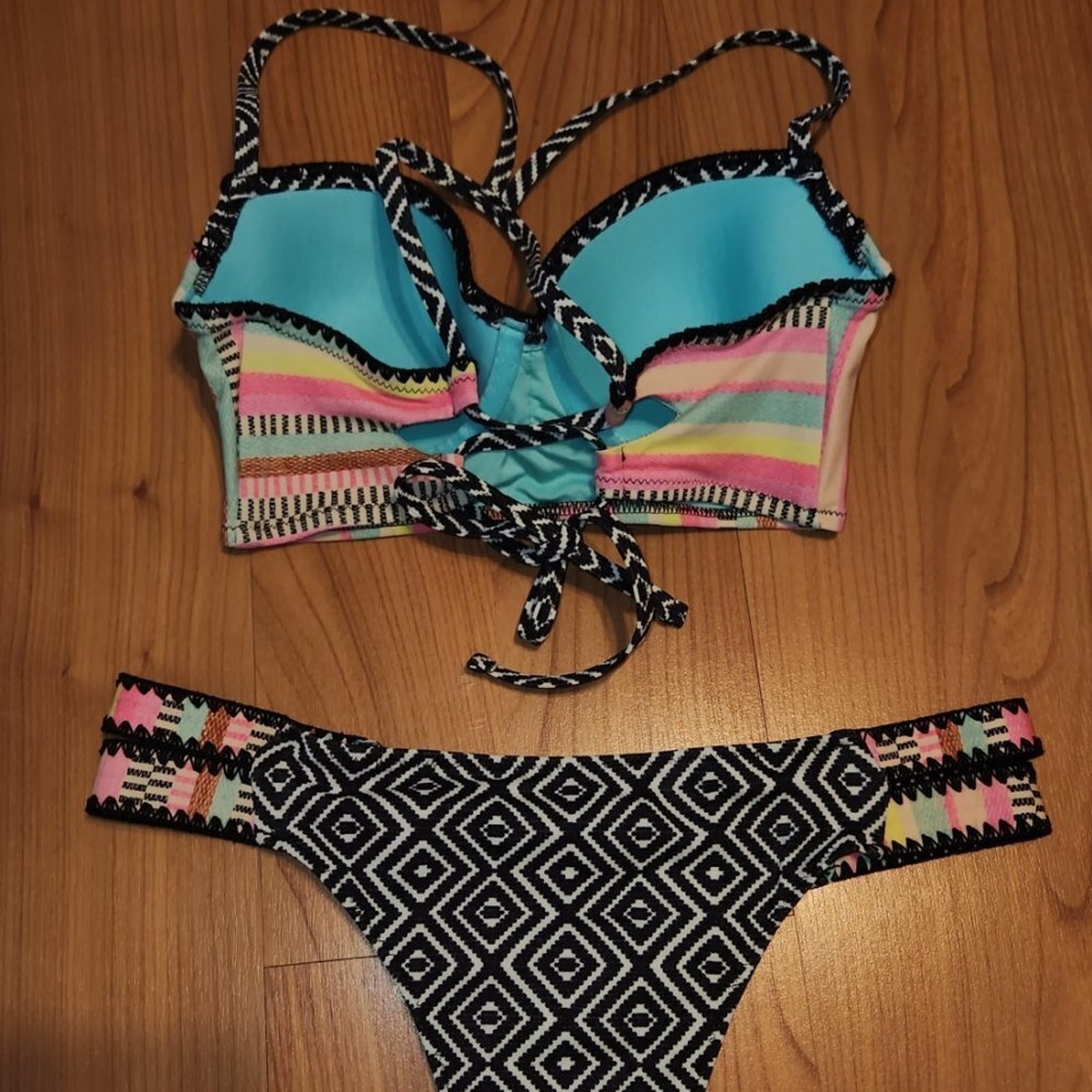 Shade & Shore Multi Stripe Geometric Swim 34 B + Small Bottom