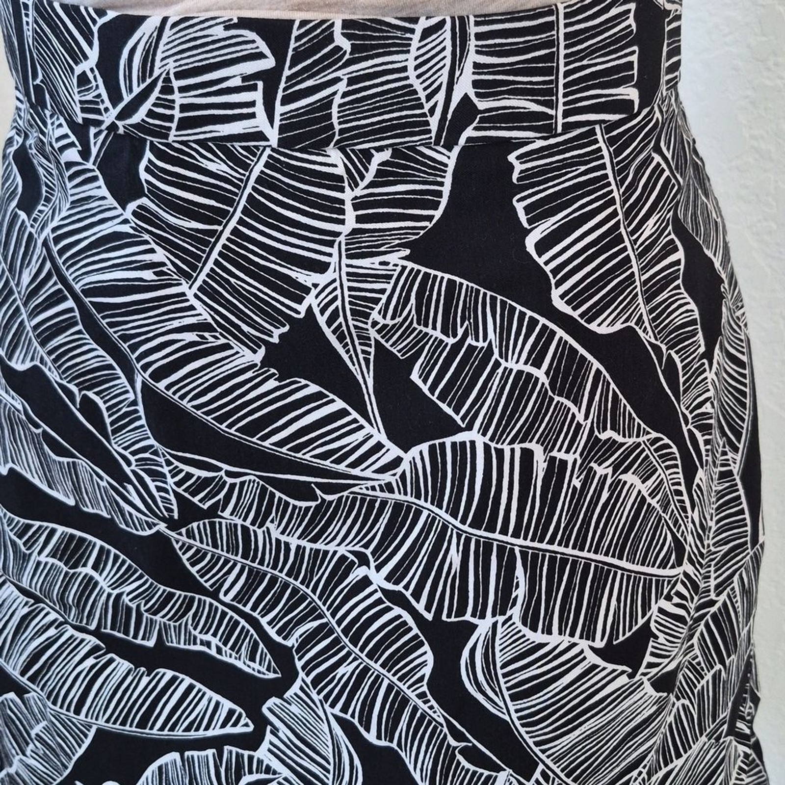 Rafaella Comfort, Abstract Leaves Print, Stretchy Skort