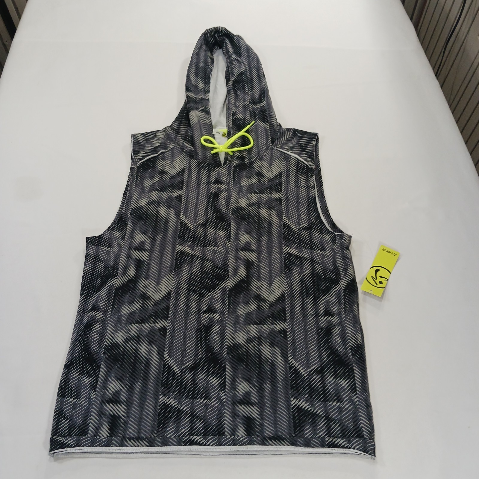 Zumba Wear Mr Right Z2T00259 Men’s Gray Surged Sleeveless Pullover Hoodie Medium