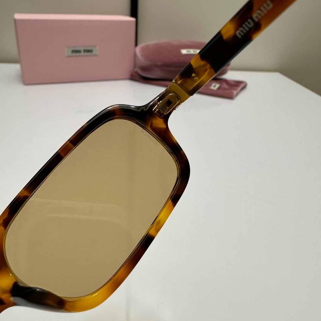 Chic Tortoiseshell Rectangle Sunglasses Slim Frame Brown Tinted Lens Glasses