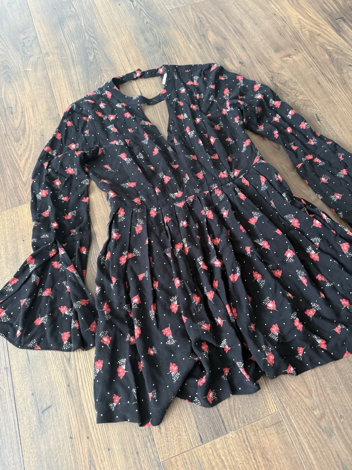 Free People Tegan Black Floral V-Neck Mini Dress Sz 0 Spring Date Party Boho EUC
