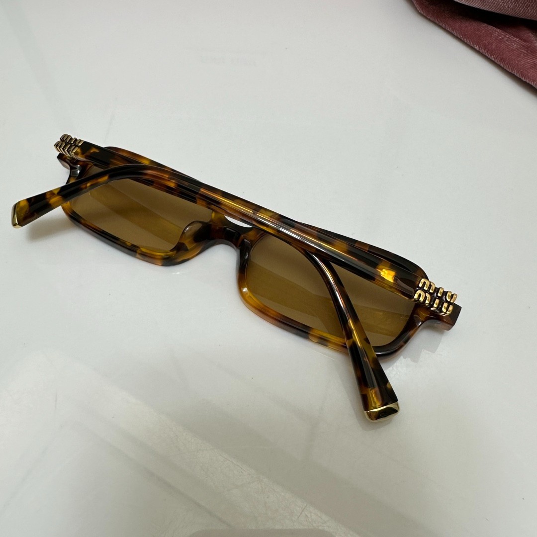 Chic Tortoiseshell Rectangle Sunglasses Slim Frame Brown Tinted Lens Glasses