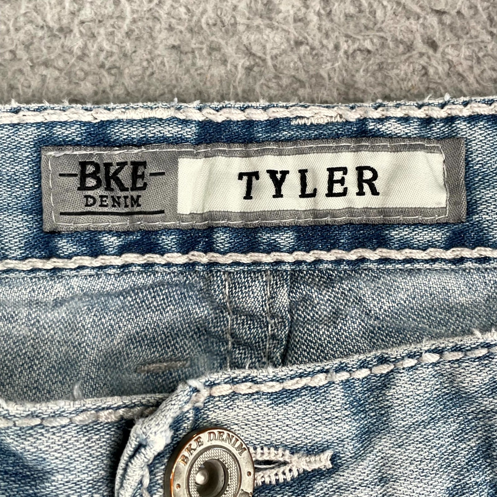 Buckle BKE Tyler Jeans Men 34×30* Light Denim Distressed Skate Grunge Streetwear