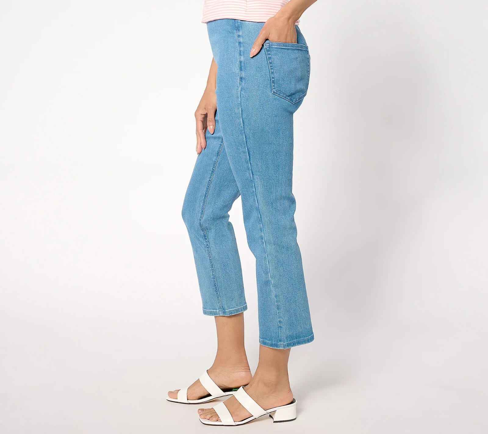 Denim & Co. Woman’s Signature Regular Perfect Flex Cropped Jeans- Womens A649272
