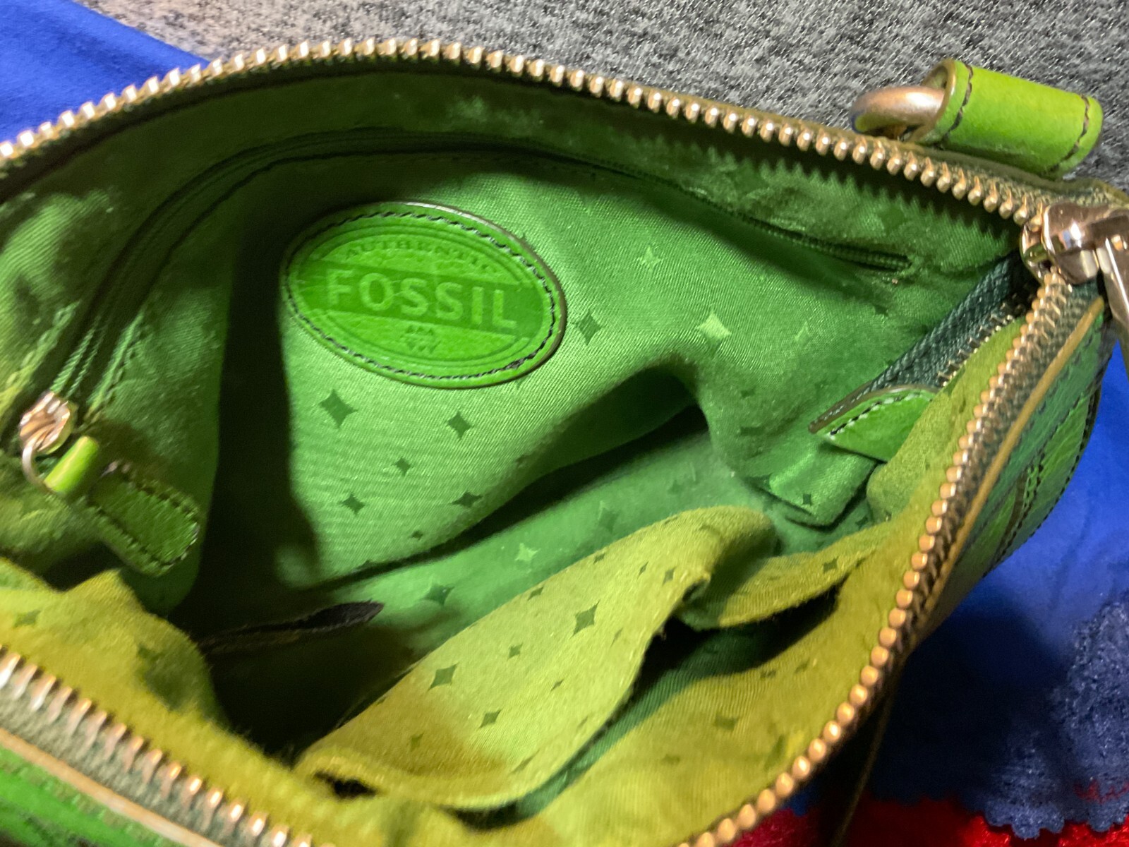 Fossil Marlowe Kelly Green Pebble Leather Credit Card Turn Lock Zip Crossbody