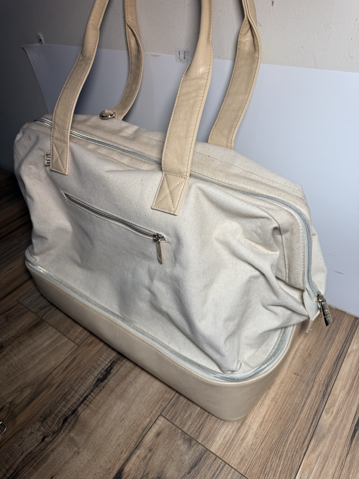 BEIS The Weekender Bag – In Tan And Beige Pre Owned – Good Conditions 19”x14”x10