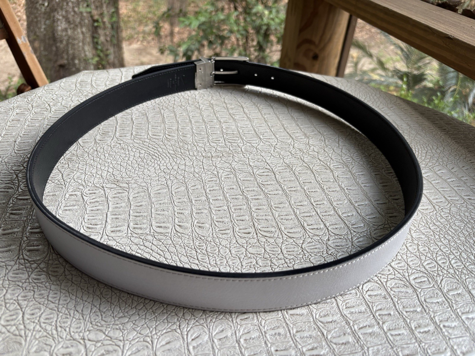 Nike Leather Belt Men 42 Black White Reversible Silvertone Buckle Stitching Logo