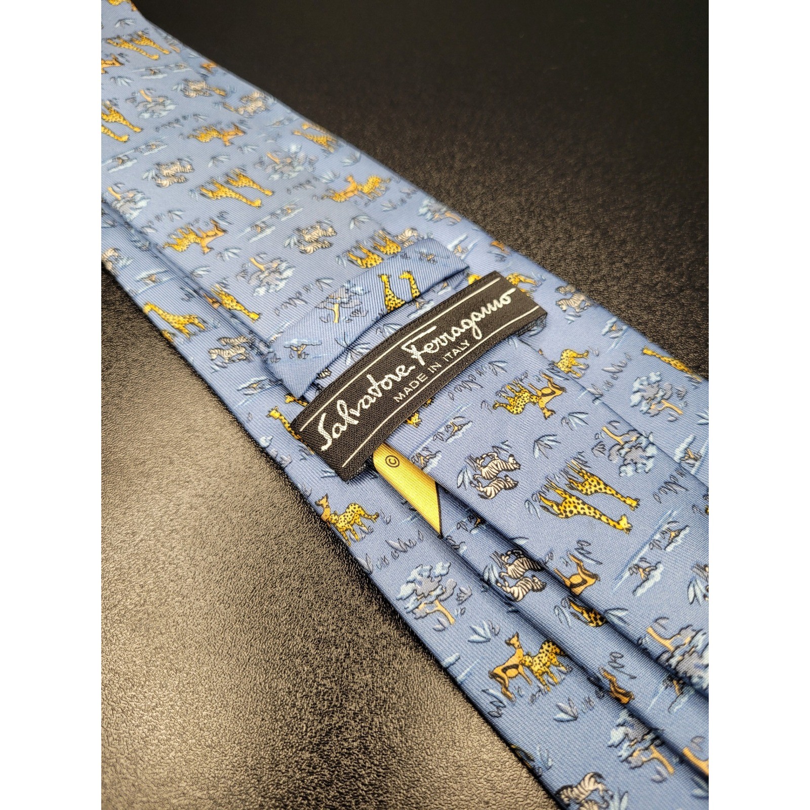 Salvatore Ferragamo Men’s Necktie Blue Safari Animal Silk 3.25×58 Excellent