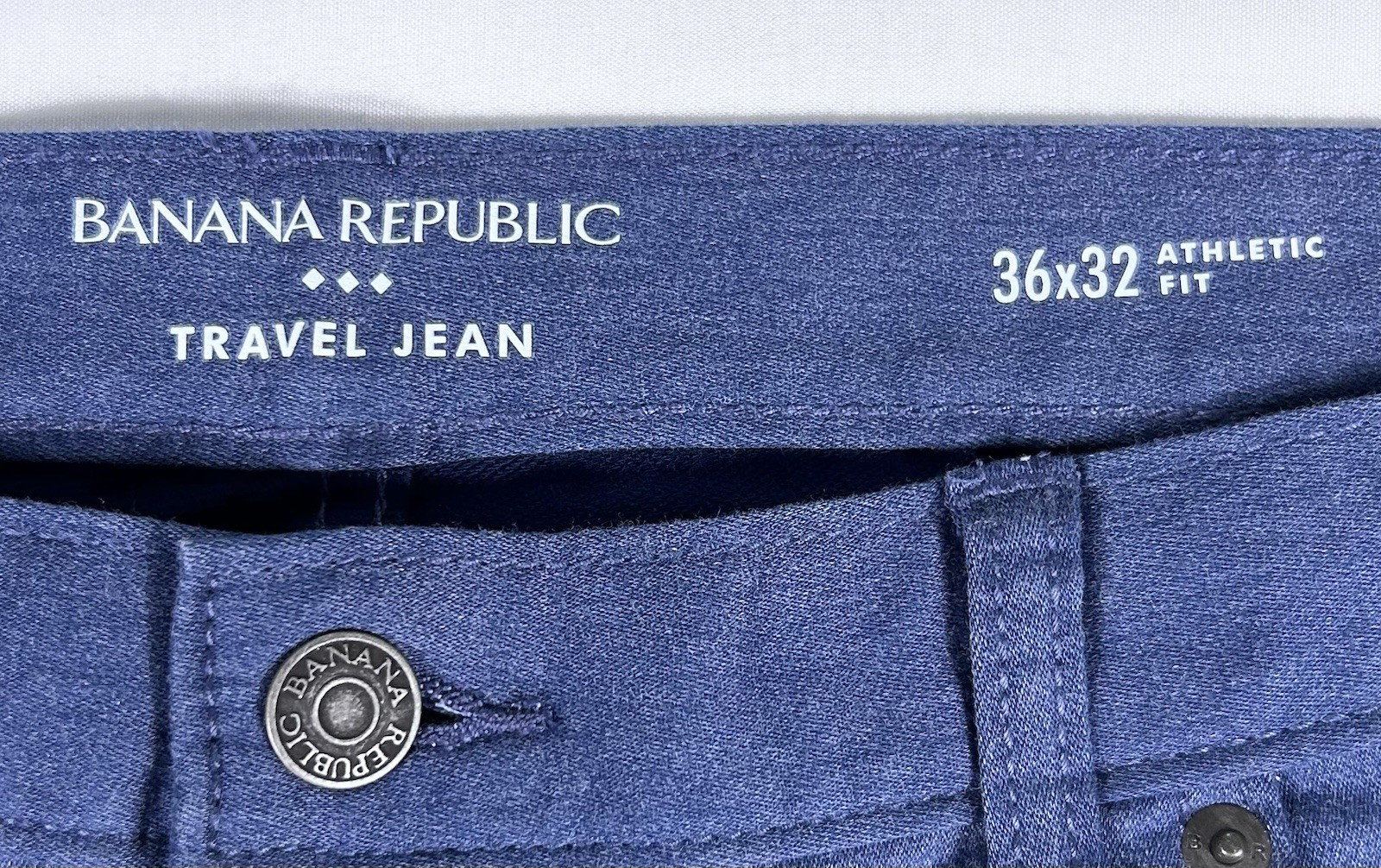 NWT Banana Republic Men’s 36×32 Blue Heather Athletic Fit Travel Jeans (36×31)