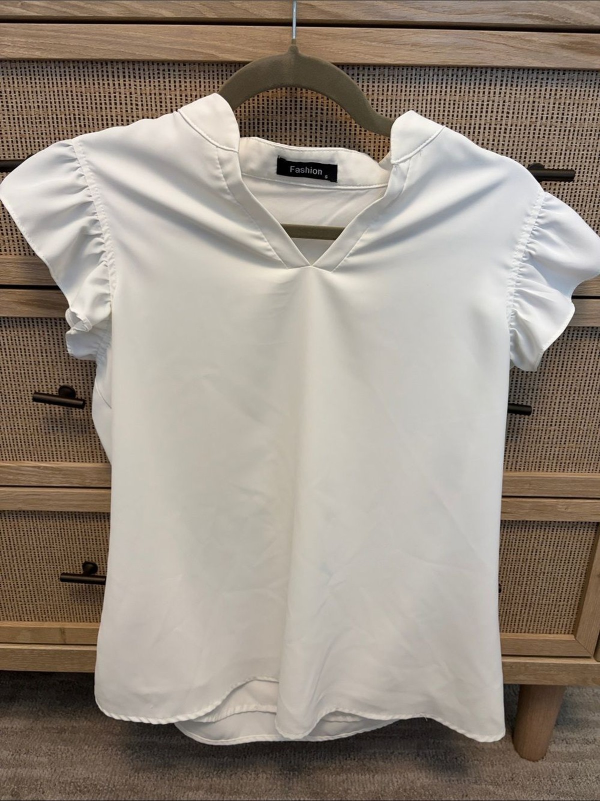 Fashion Brand Company Cream V-Notch Ruffle Sleeve Blouse