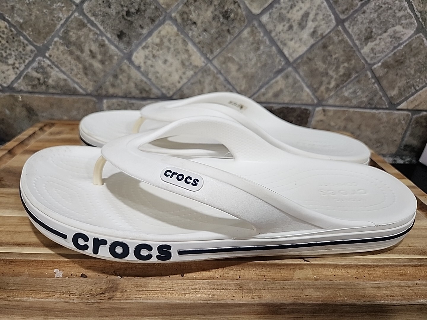 Crocs White Bayaband Flip Flops Sandals – Men’s Thong Style Size 11