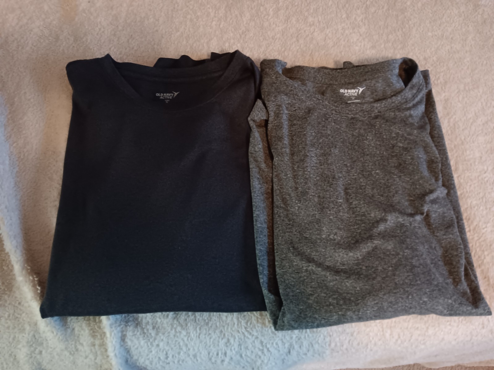 Set of 2 Gently Loved Men’s XL Old Navy Active Tees – One Black and One Gray