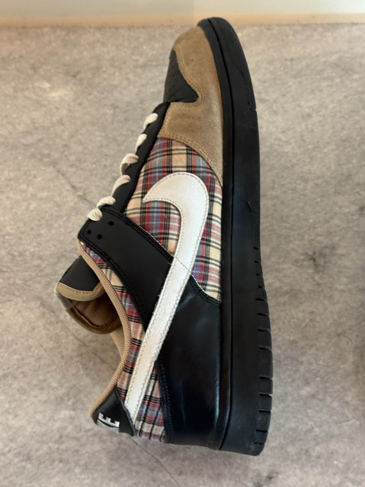 Nike Dunk Low Premium ‘Tartan Plaid’ 304714-017 Travis Scott Type (Men’s Size 9)