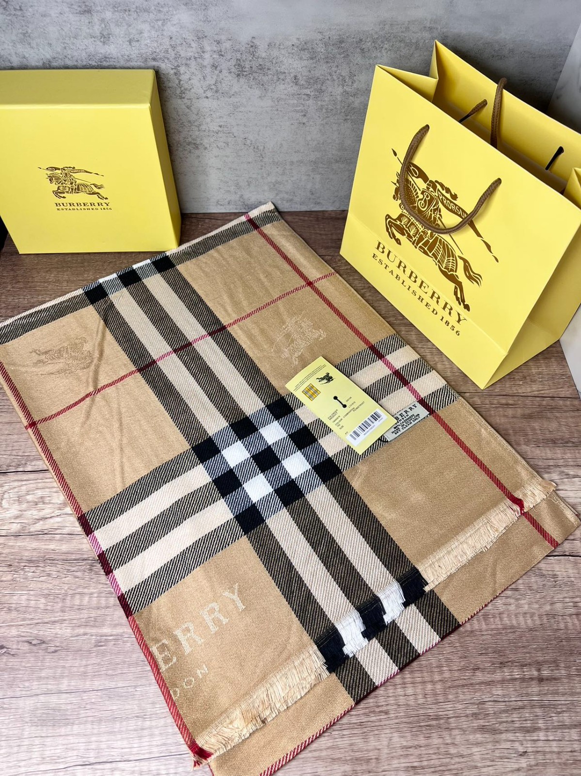 BURBERRY SCARF SHAWL AUTHENTIC 100% CASHMERE BEIGE BROWN BLACK CLASSIC LOGO