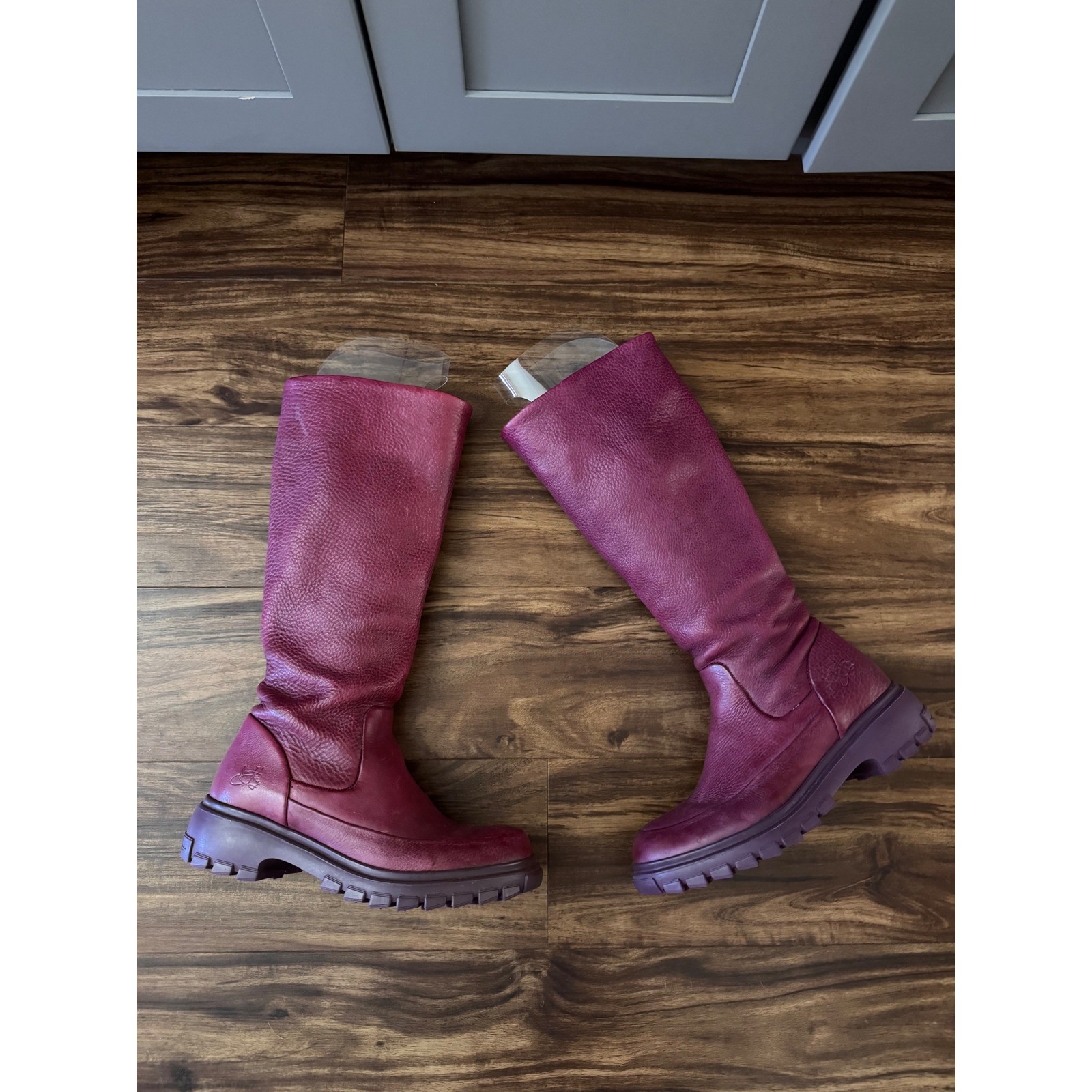 John Fluevog Magenta Pebbled Leather Tall Lug Sole Boots Made in Portugal W6 M4