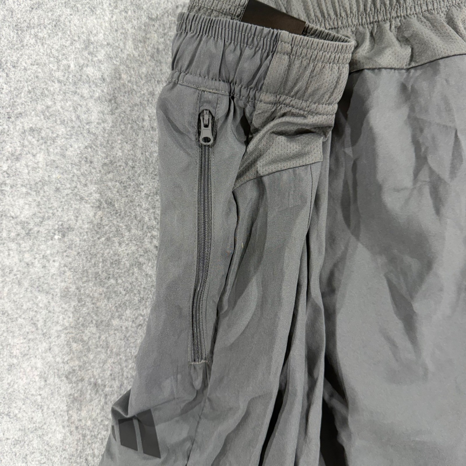 Adidas Mens Training Shorts Grey Five Black 9 Inch Inseam Regular Fit M NWT