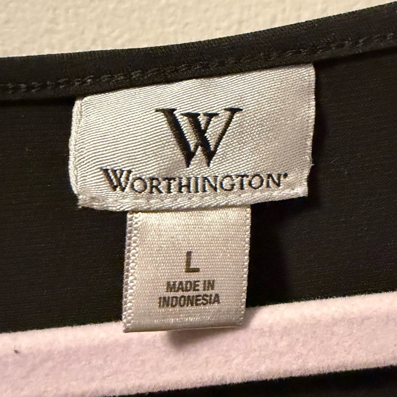 Worthington blouse tank black sheer pockets keyhole