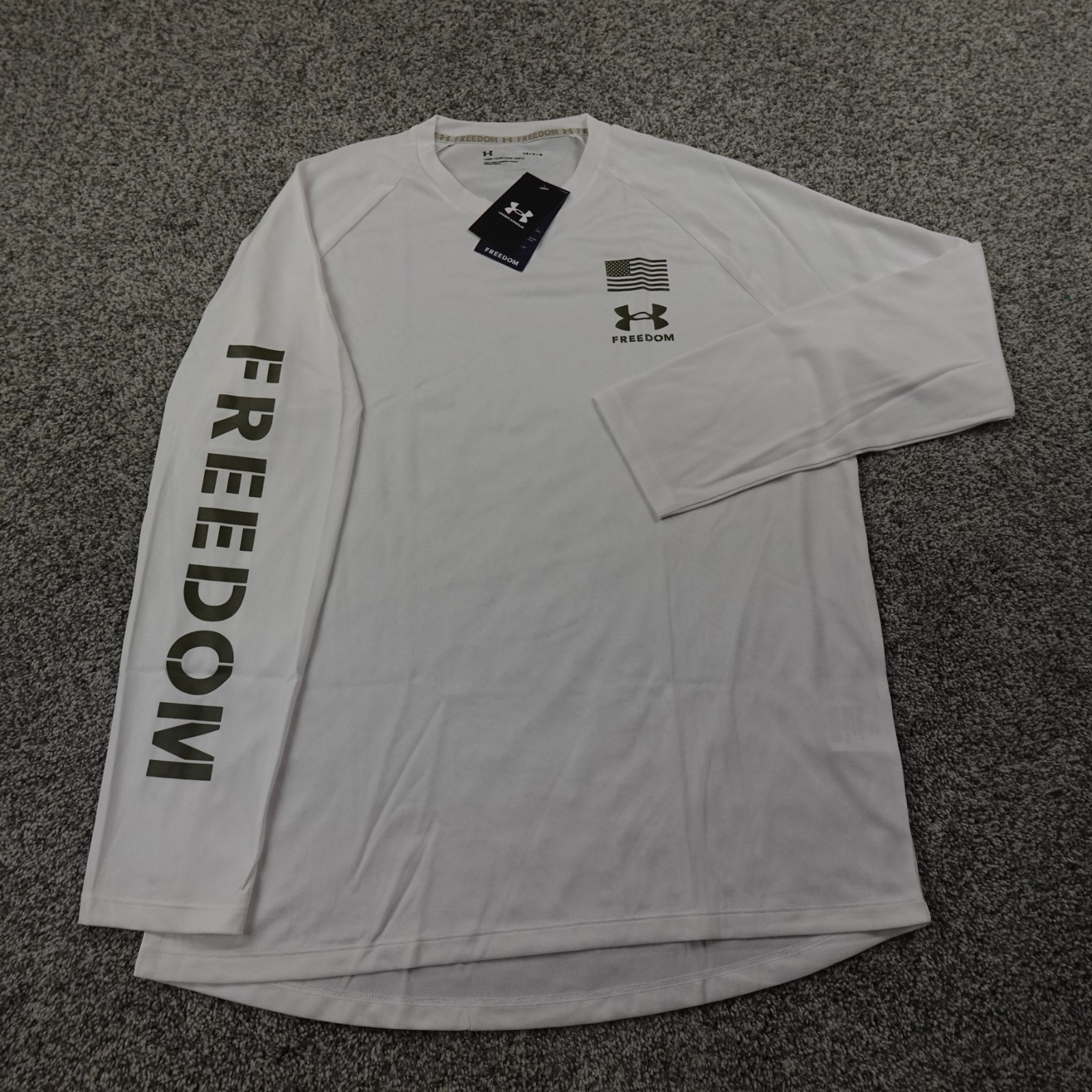 NEW Under Armour Shirt Mens L White Freedom Loose Long Sleeve USA Flag Graphic