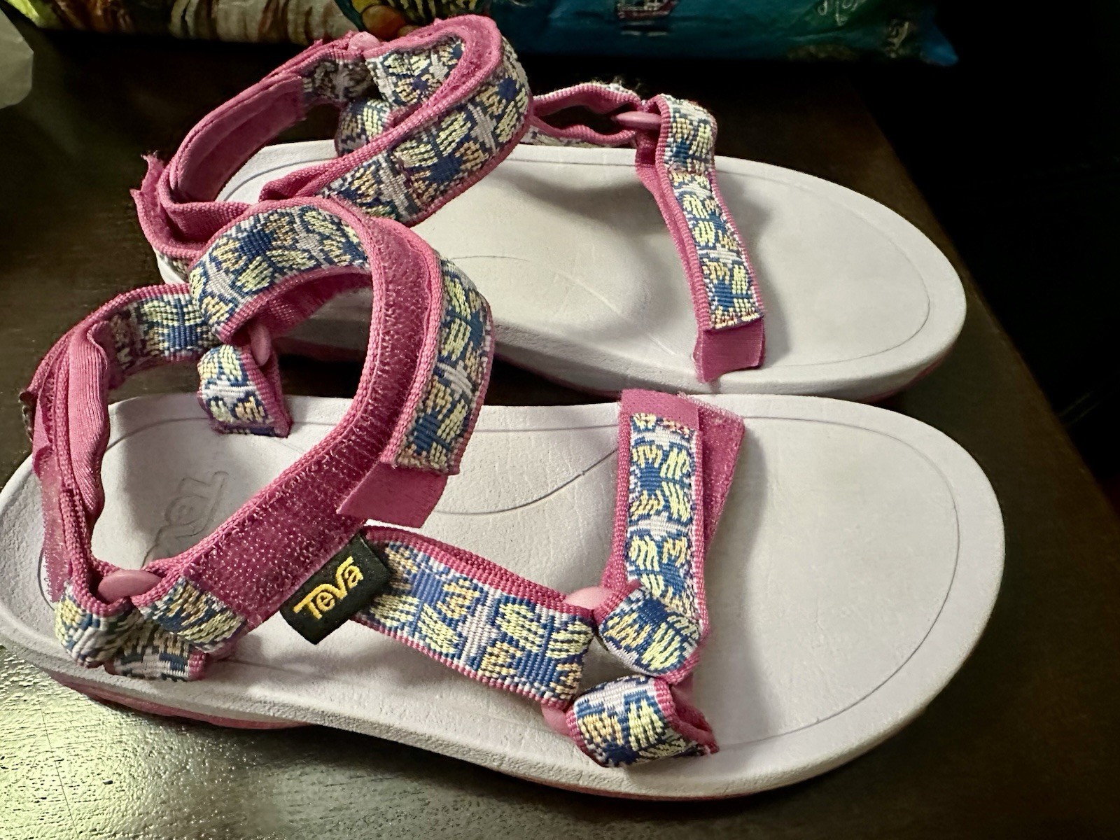 Teva Unisex Kids Strappy Sandal Hook & Loop Geometric Pink Blue Sz 2 EU 33/34