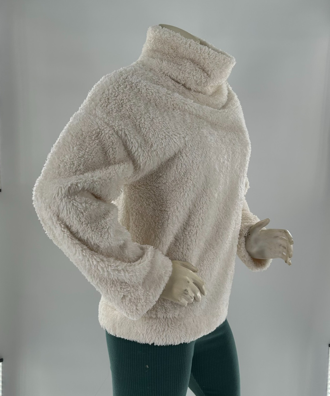 GAP BODY Sherpa Fleece Pullover Comfy Fit with Loose Turtleneck Womens Small