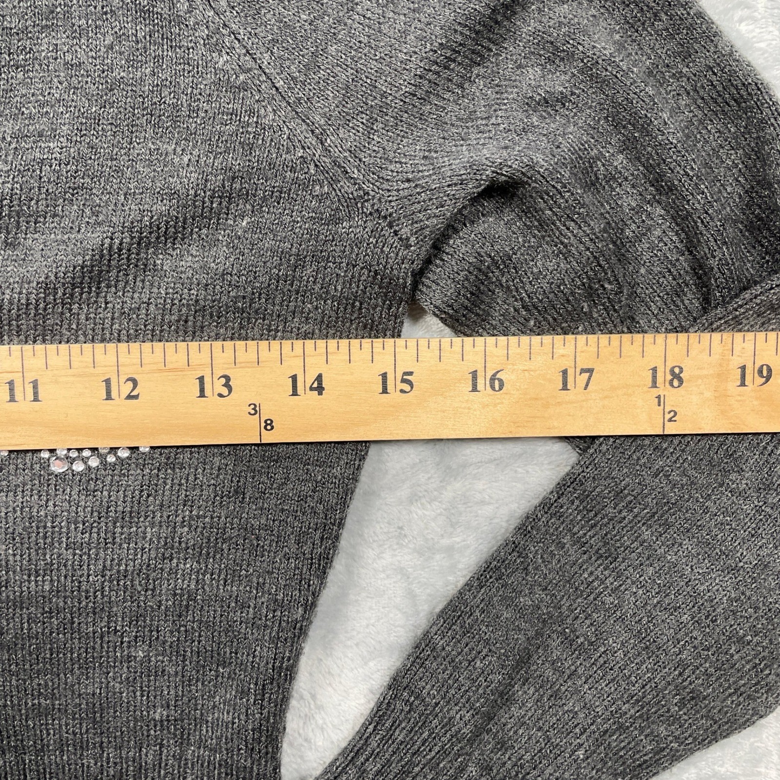 Guess Cold Shoulder Sweater Womens Gray Rhinestone Logo Ribbed Knit V-Neck Large