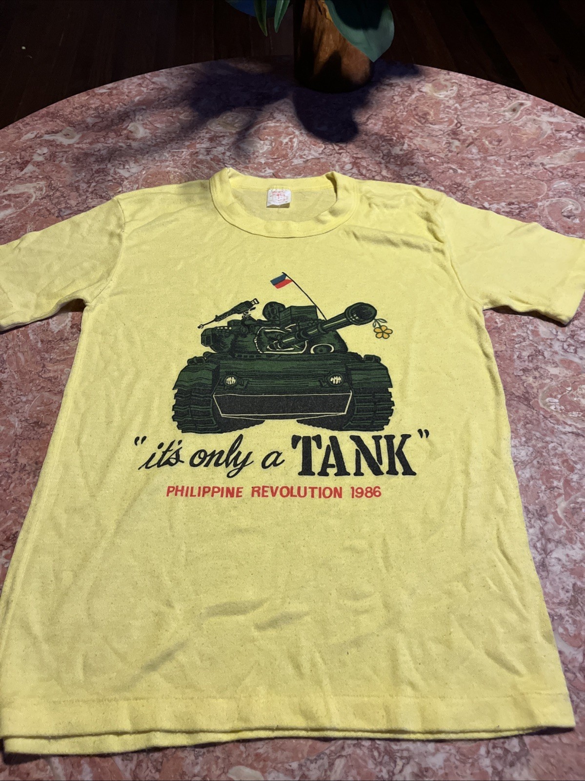 1986 PHILIPPINES REVOLUTION T Shirt “IT’S ONLY A TANK” Single Stitch M Yellow