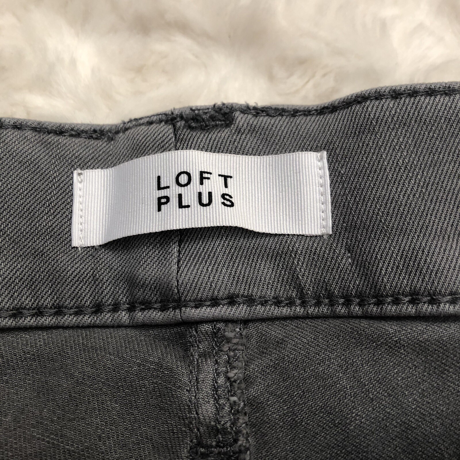 LOFT PLUS Pants Size 26 Grey Modern Skinny Crop Pockets Stretch Cotton Blend
