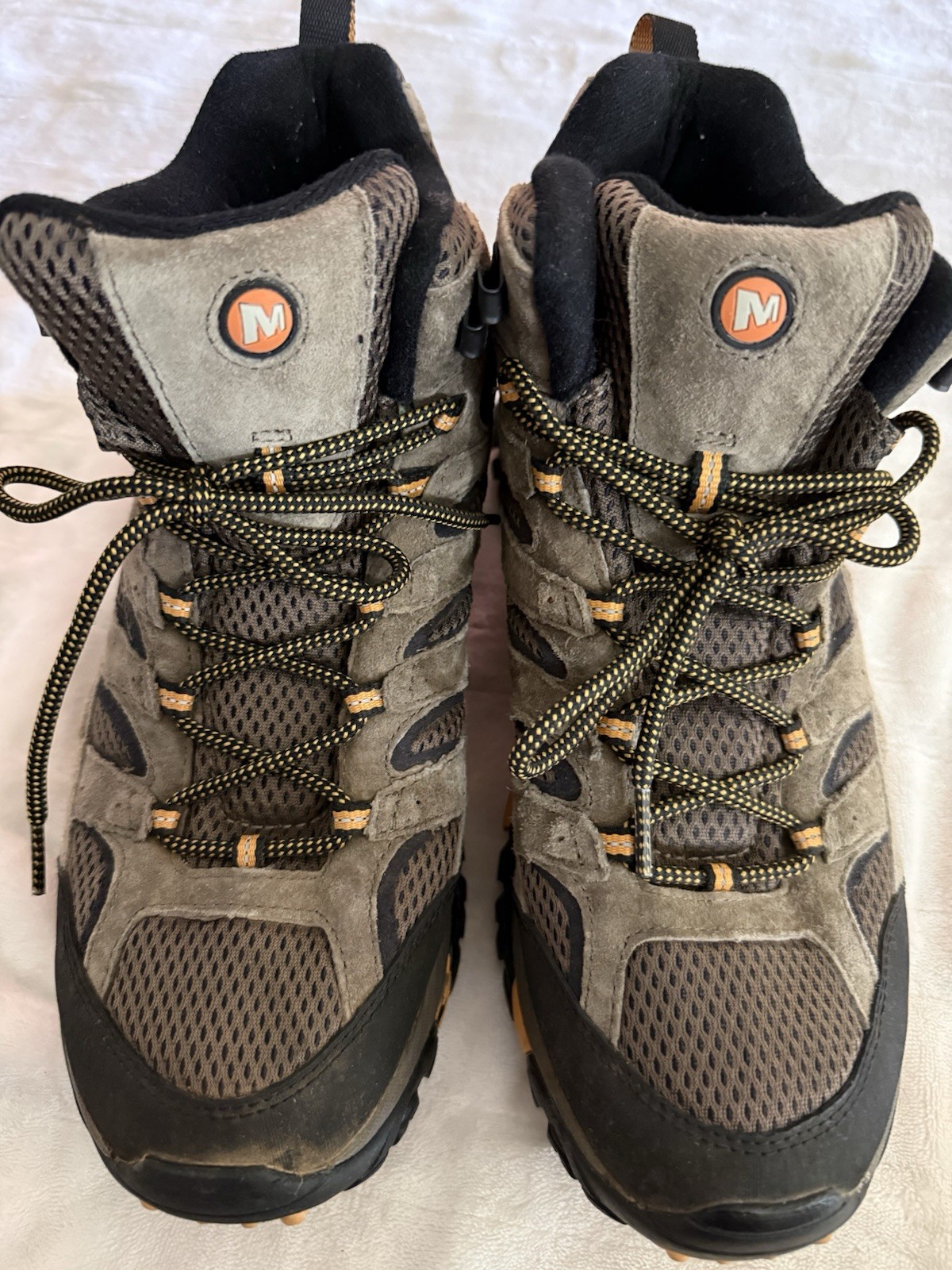 Merrell Moab 2 Vent Mid Men’s Size 12 Hiking Boots Walnut J06045 Vibram Sole