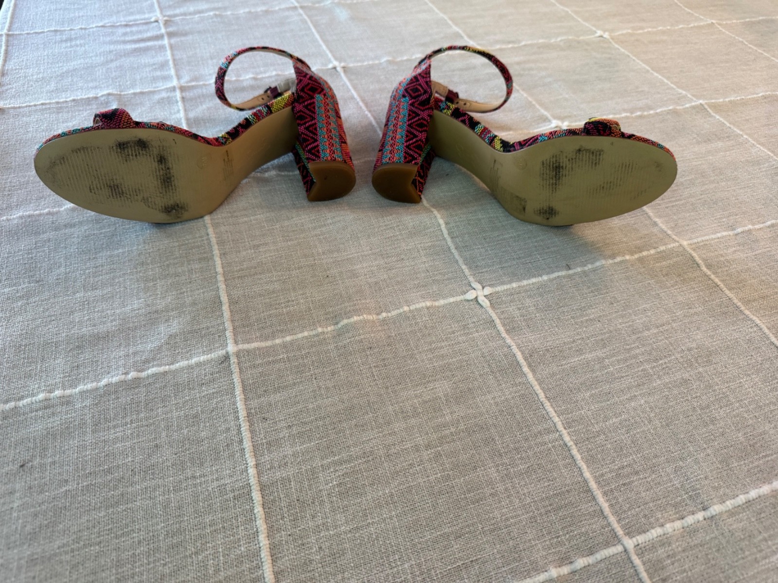 Jessica Simpson Monroe Aztec Tribal Print High Heels Sz. 7.5