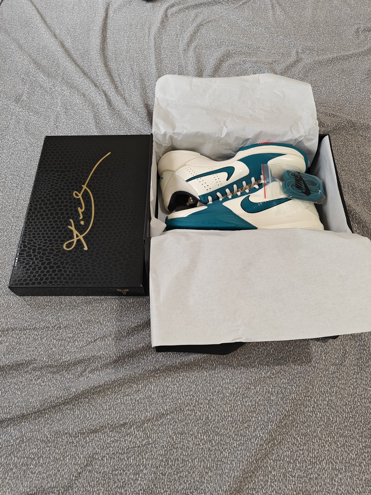 Nike Kobe 5 Protro x Caitlin Clark ‘Coconut Milk/Bright Spruce’ – Size 10