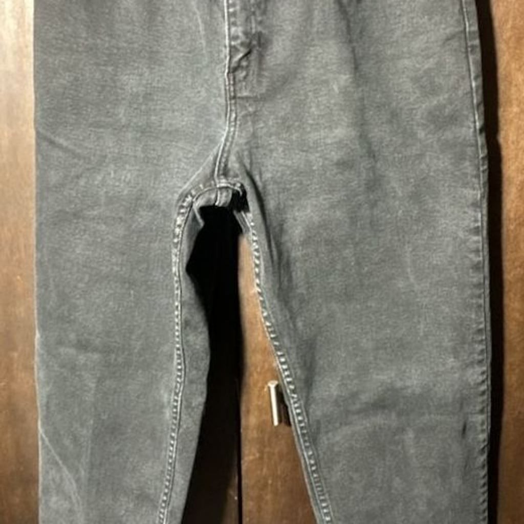 Levi’s 550 Relaxed Fit Tapered Leg Jeans Womens 10M Black Gray Mom Jeans
