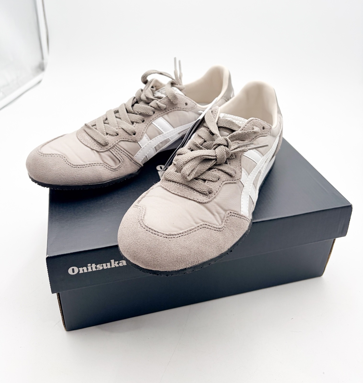 【NEW】Onitsuka Tiger SERRANO Oyster Grey/White Sneaker (Men’s US 6.5) From US