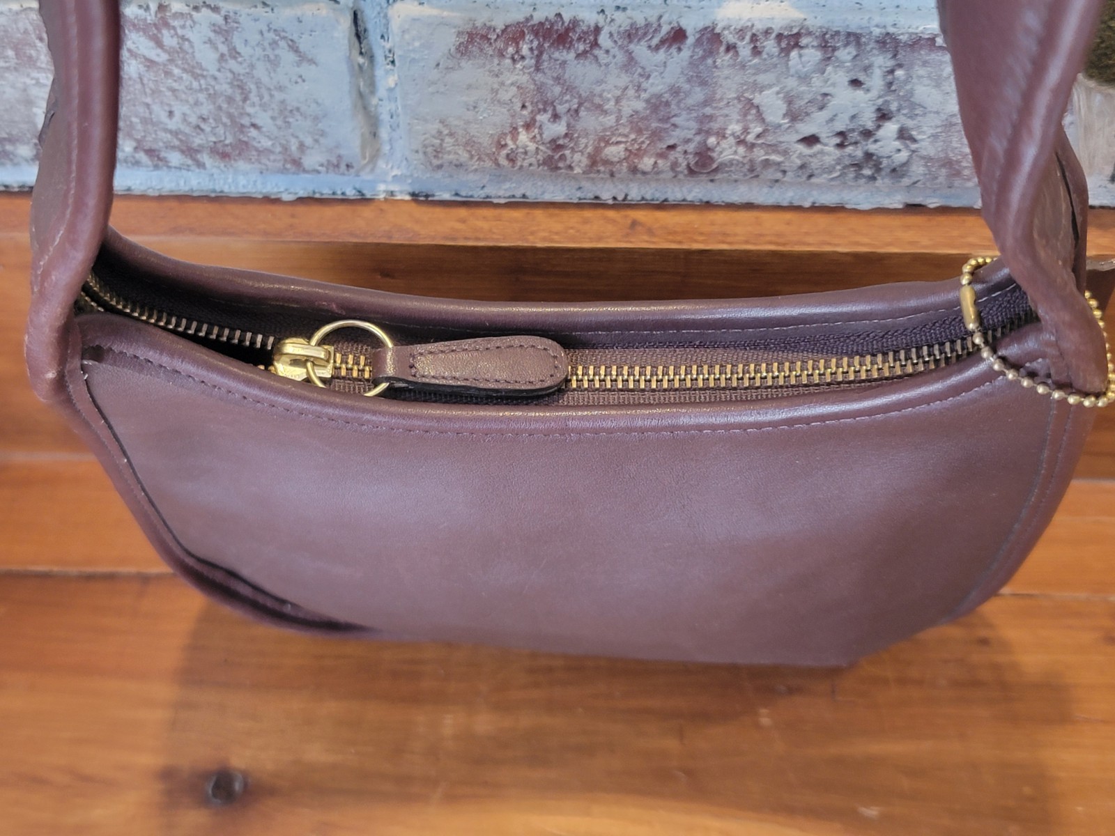Vintage COACH Leather ERGO 9020 Mahogany Brown Mini Zip Hobo/Shoulder Bag USA