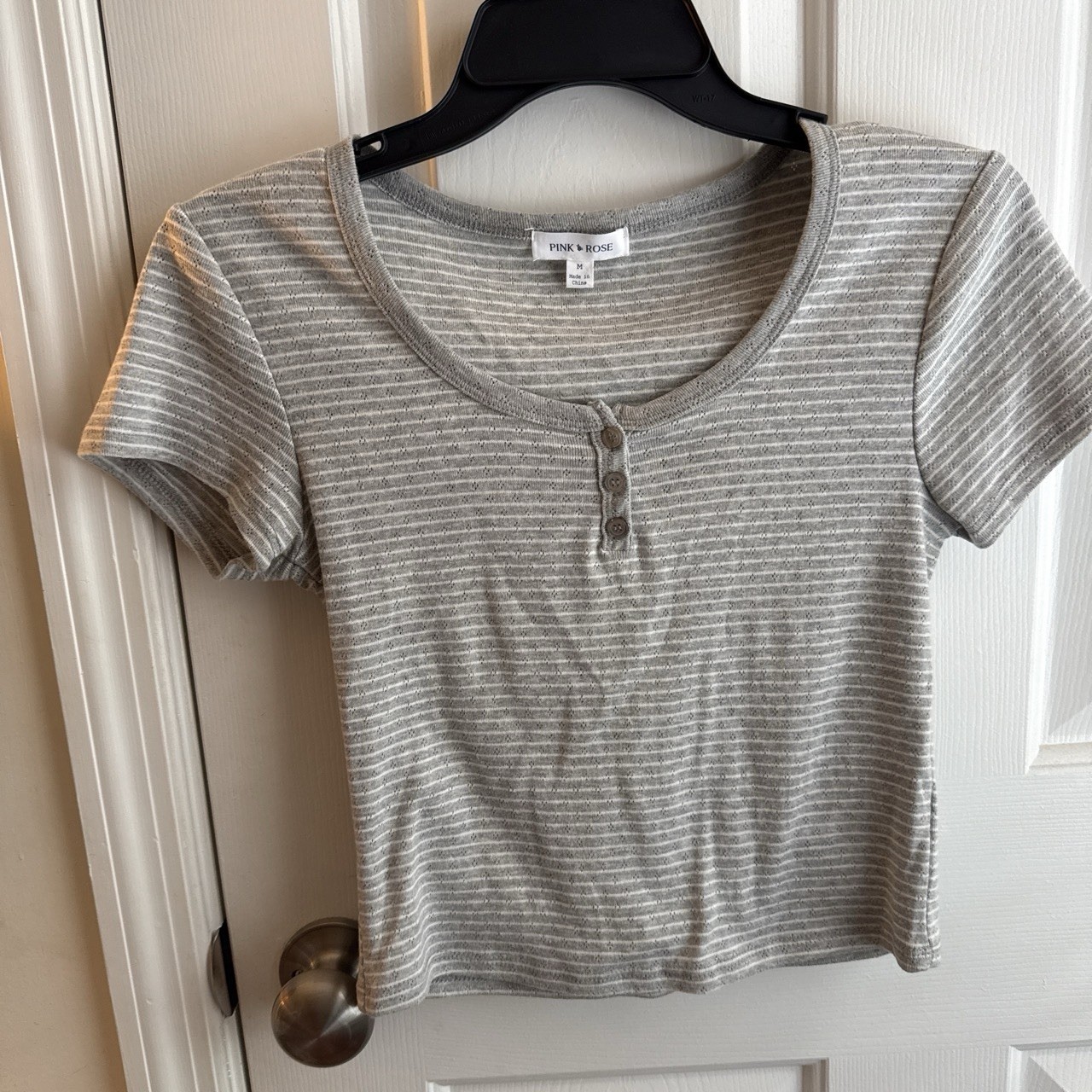 Pink Rose Women’s Gray/White Striped Henley T-Shirt Scoop Neck Short Sleeve M