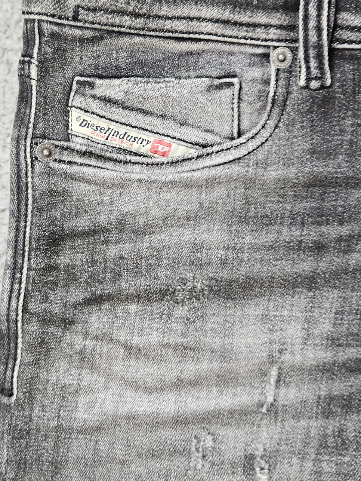 Diesel 1979 Sleenker Skinny Jeans Men’s 28×32 Charcoal Gray Distressed Italy NWT