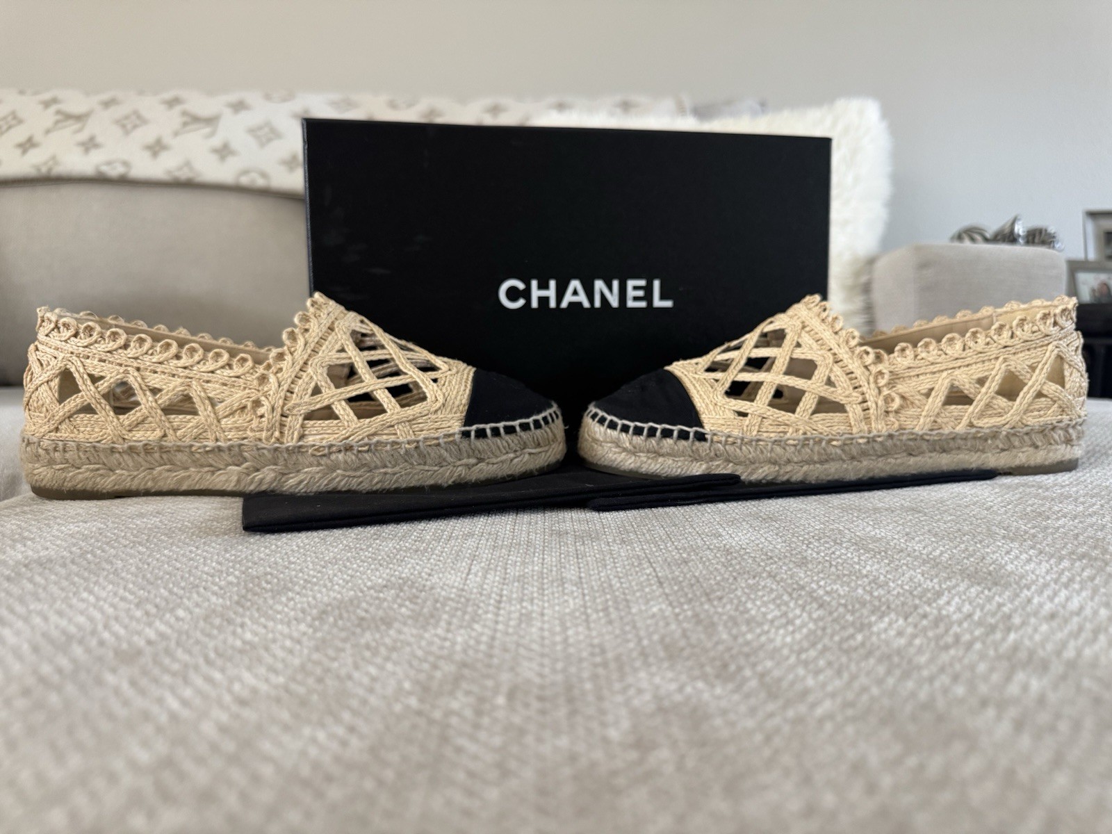 CHANEL Beige Crochet/Black Cap-Toe Logo Espadrille Slip-On Flats US 7/37