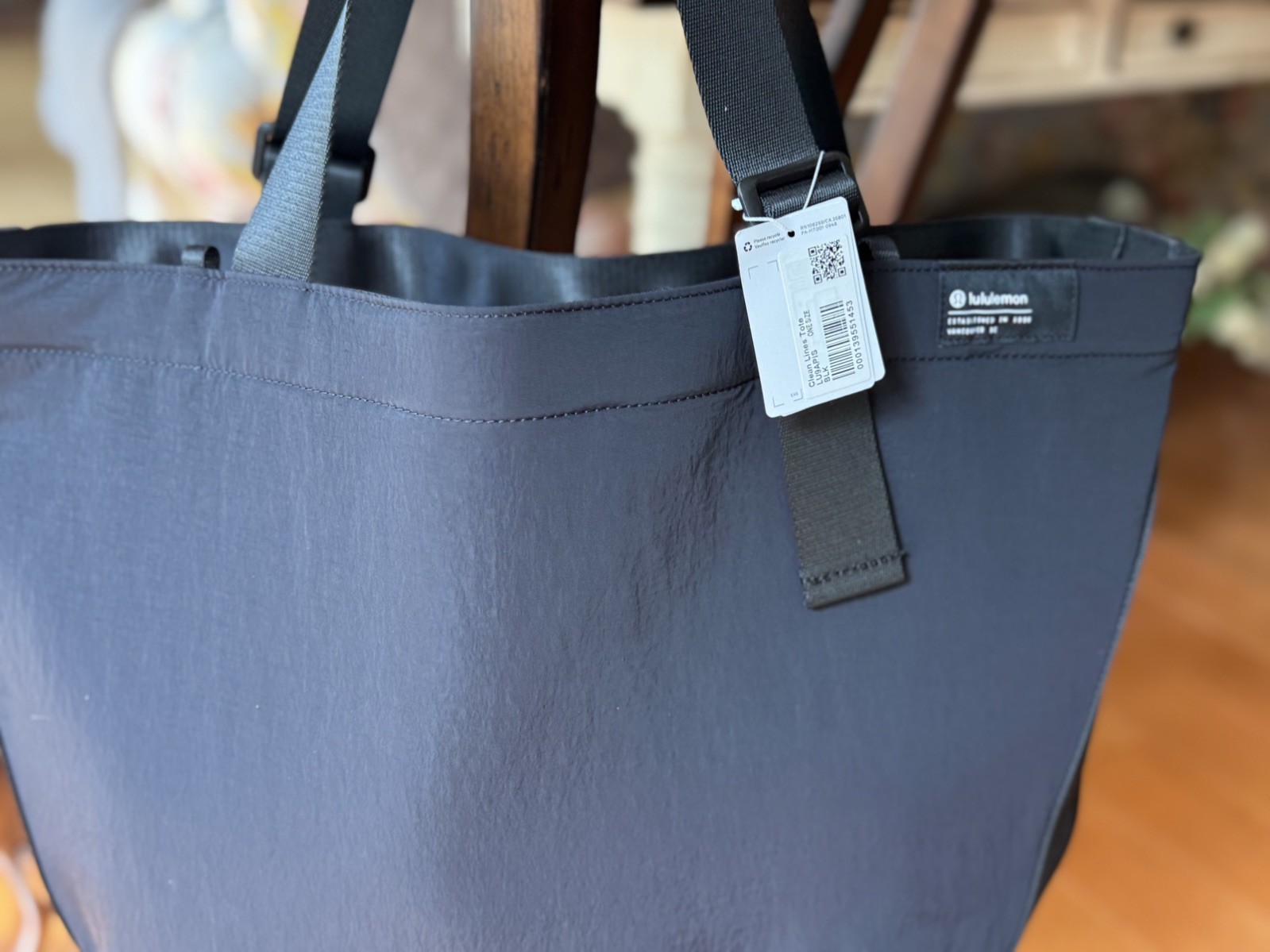 Lululemon Clean Lines Tote Bag Large Black Adjustable Strap Travel Gym NWT