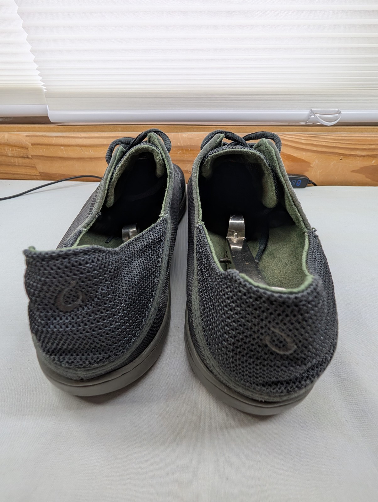 ​OluKai Nohea Lace Mesh Men’s Size 11 Charcoal Gray Green Casual Walking Shoes