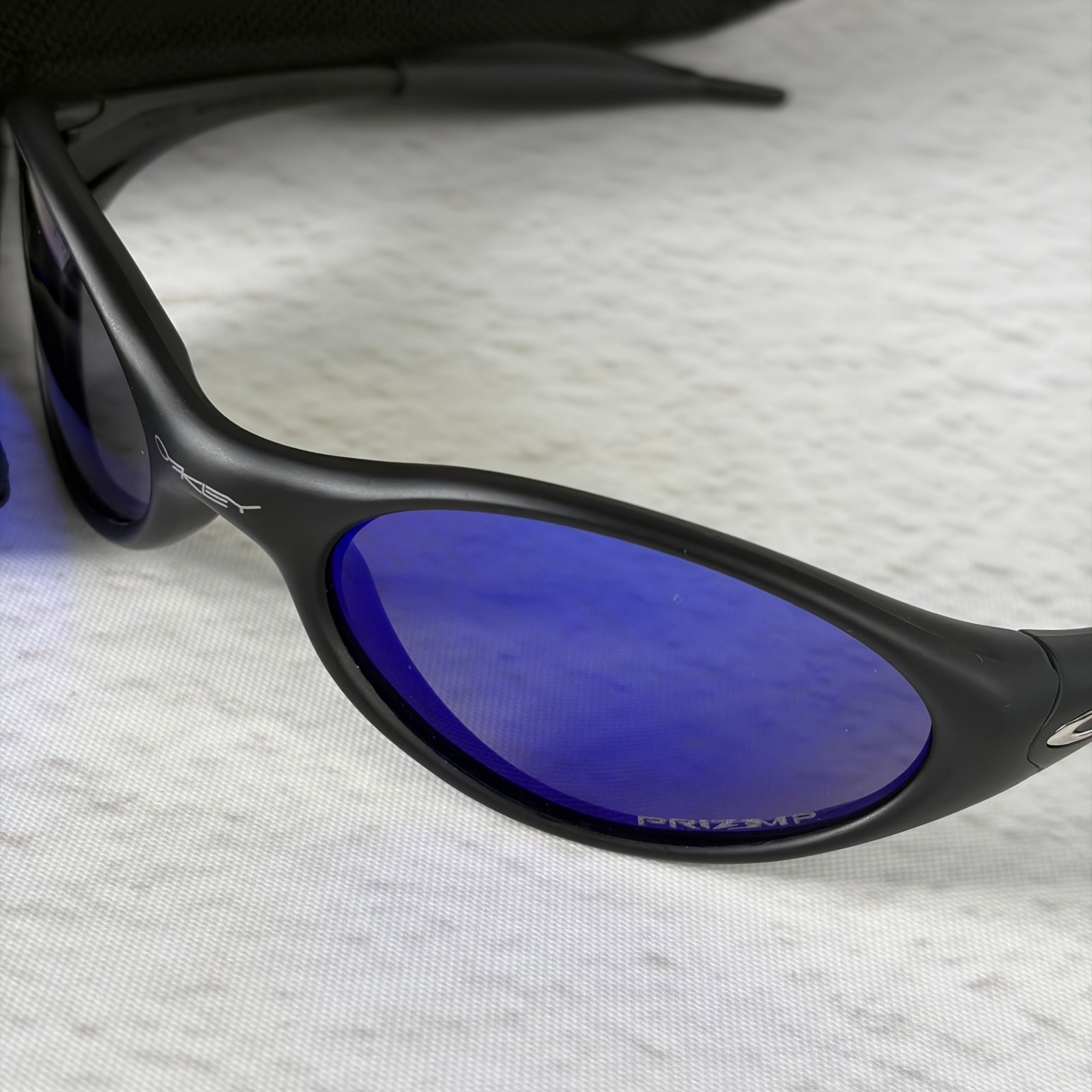 Vintage Oakley Minute Polarized Sunglasses Matte Black Frame Purple Blue Lens