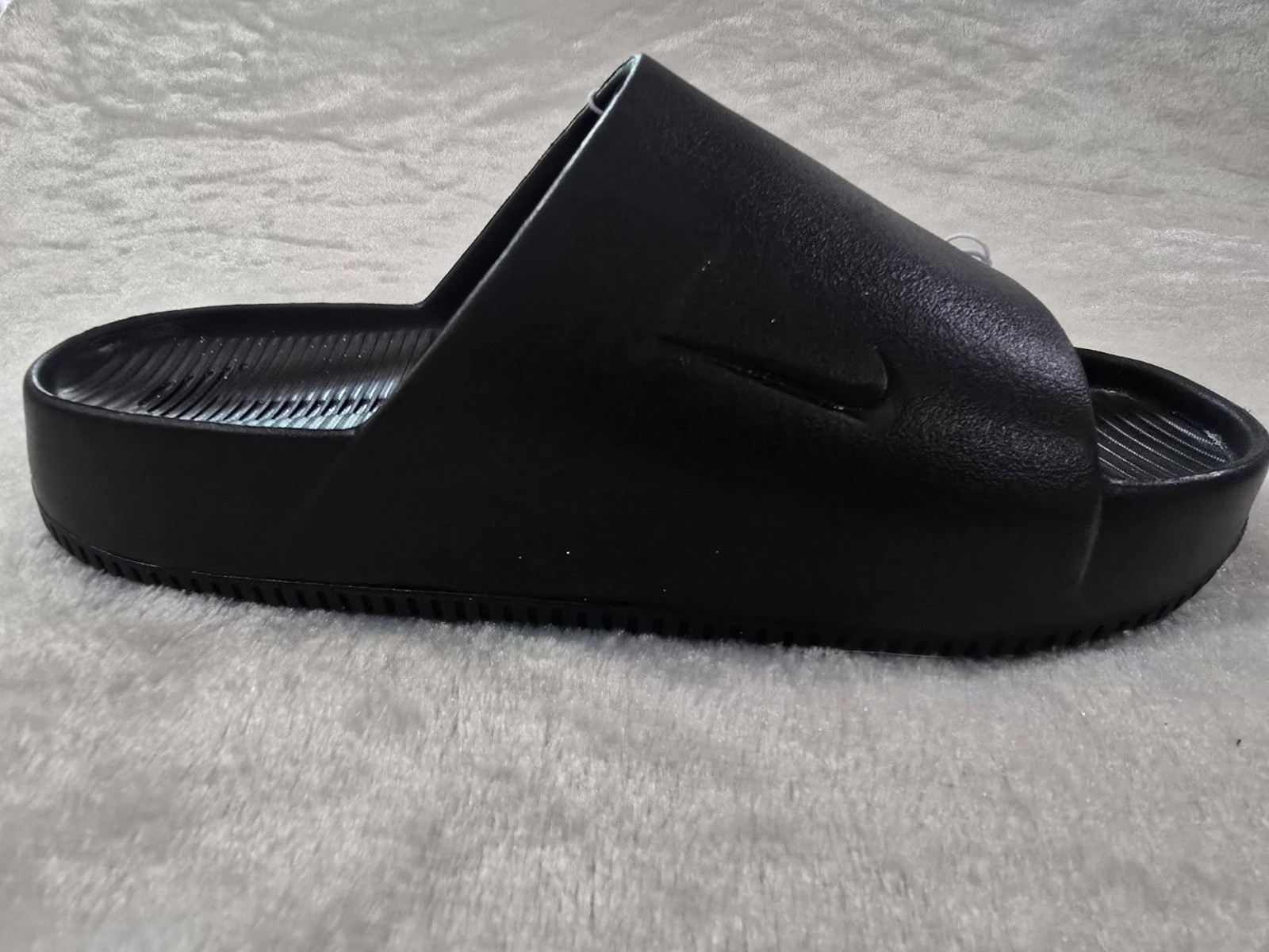 RIGHT SHOE ONLY- Size 13- Men’s Nike Calm Slides in Triple Black