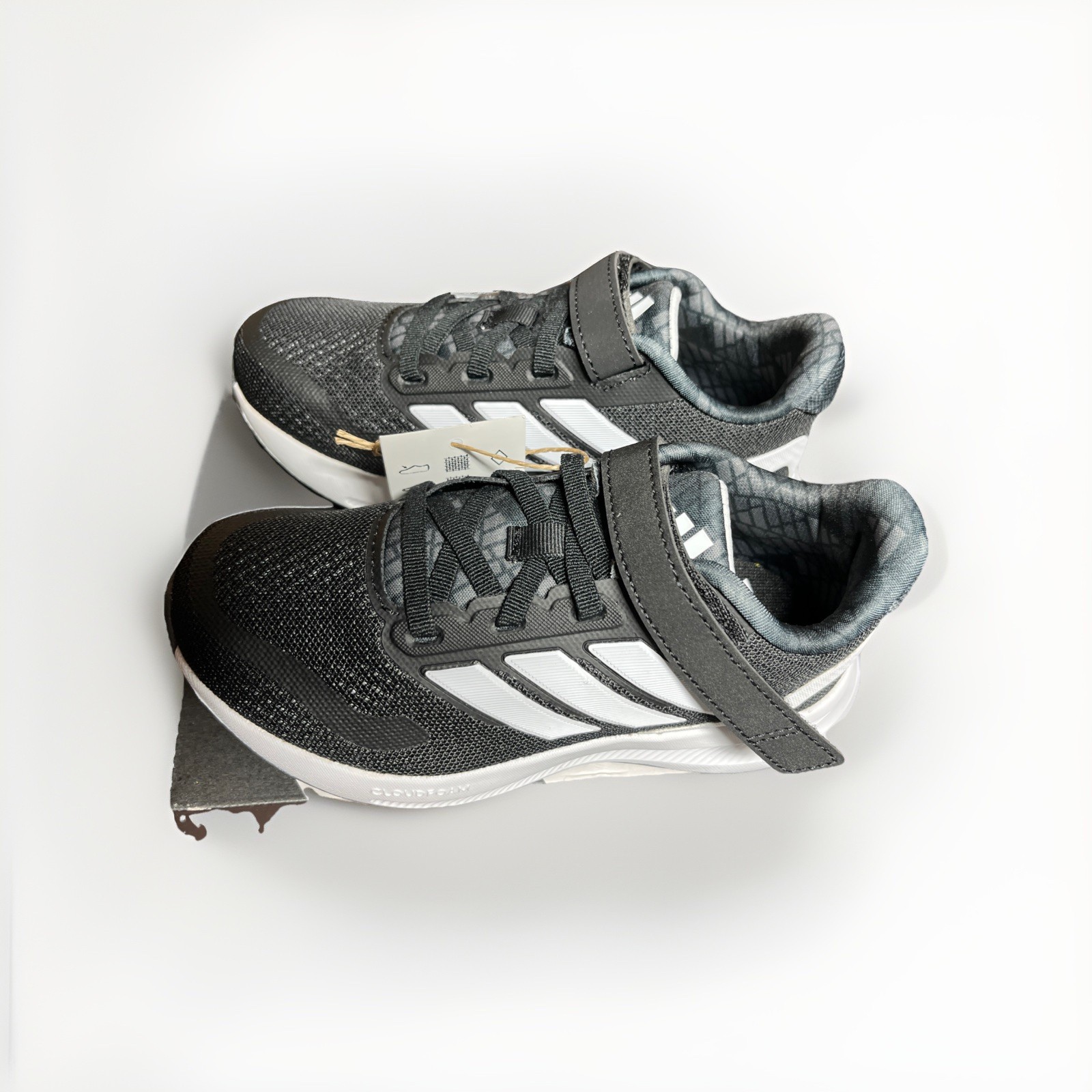 ADIDAS Boy’s Athleisure Runfalcon 5 Sneaker Size 11K