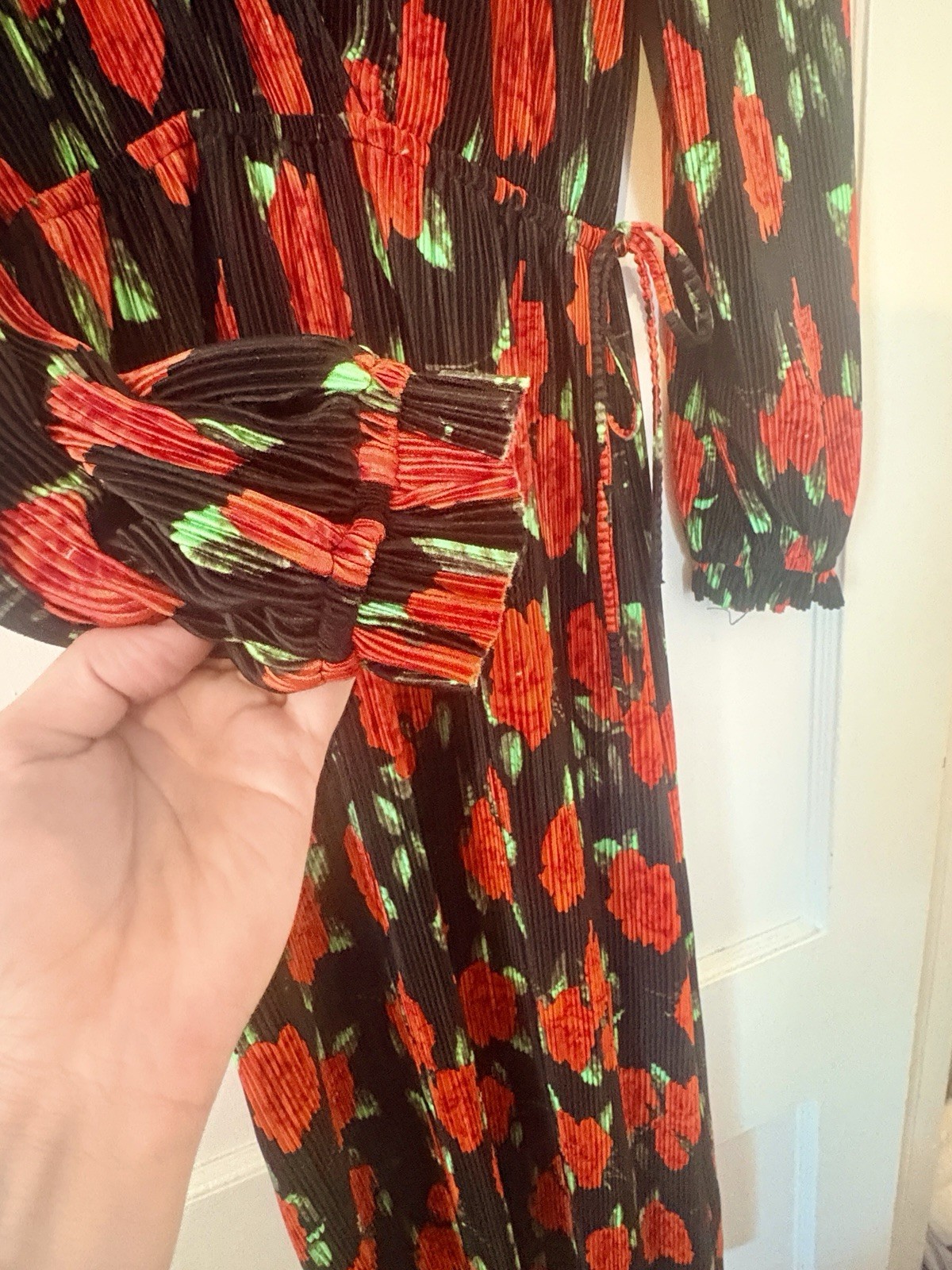 ASOS DESIGN Black Red Green Floral Pleated A-Line V-Neck Long Sleeve Midi 4