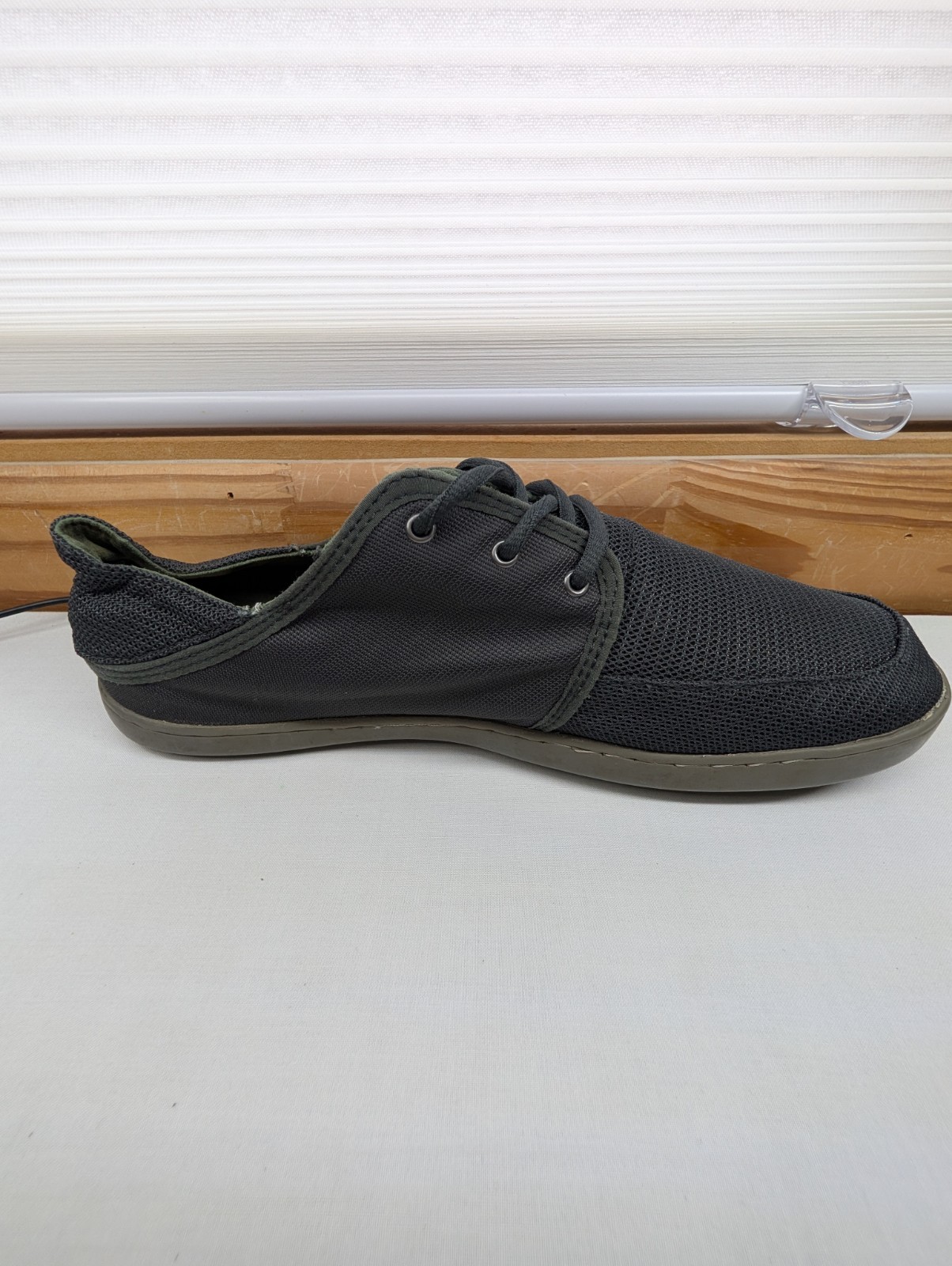 ​OluKai Nohea Lace Mesh Men’s Size 11 Charcoal Gray Green Casual Walking Shoes