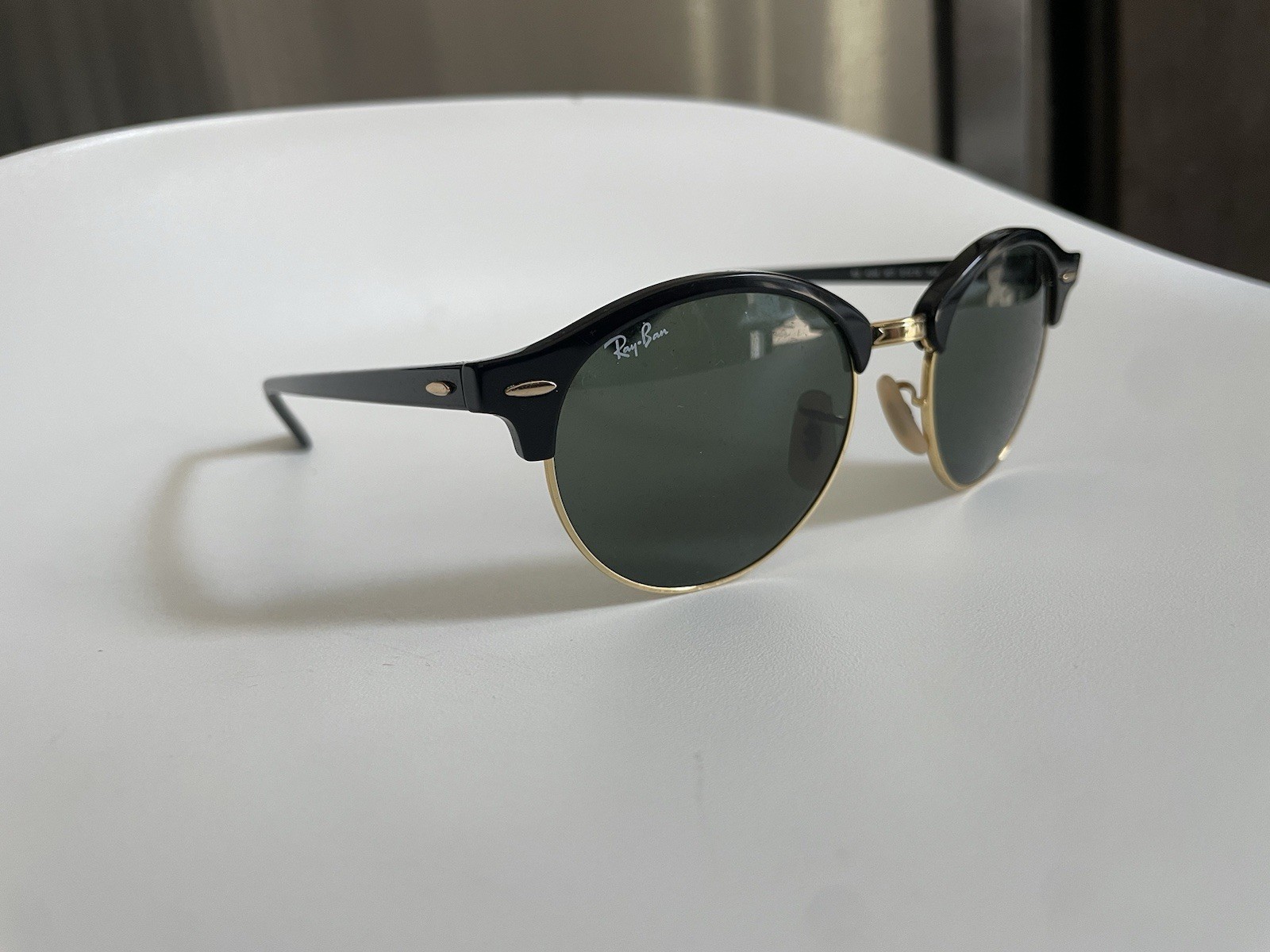 Ray-Ban Clubround RB4246 51-19 145mm Black Round Sunglasses with Green…