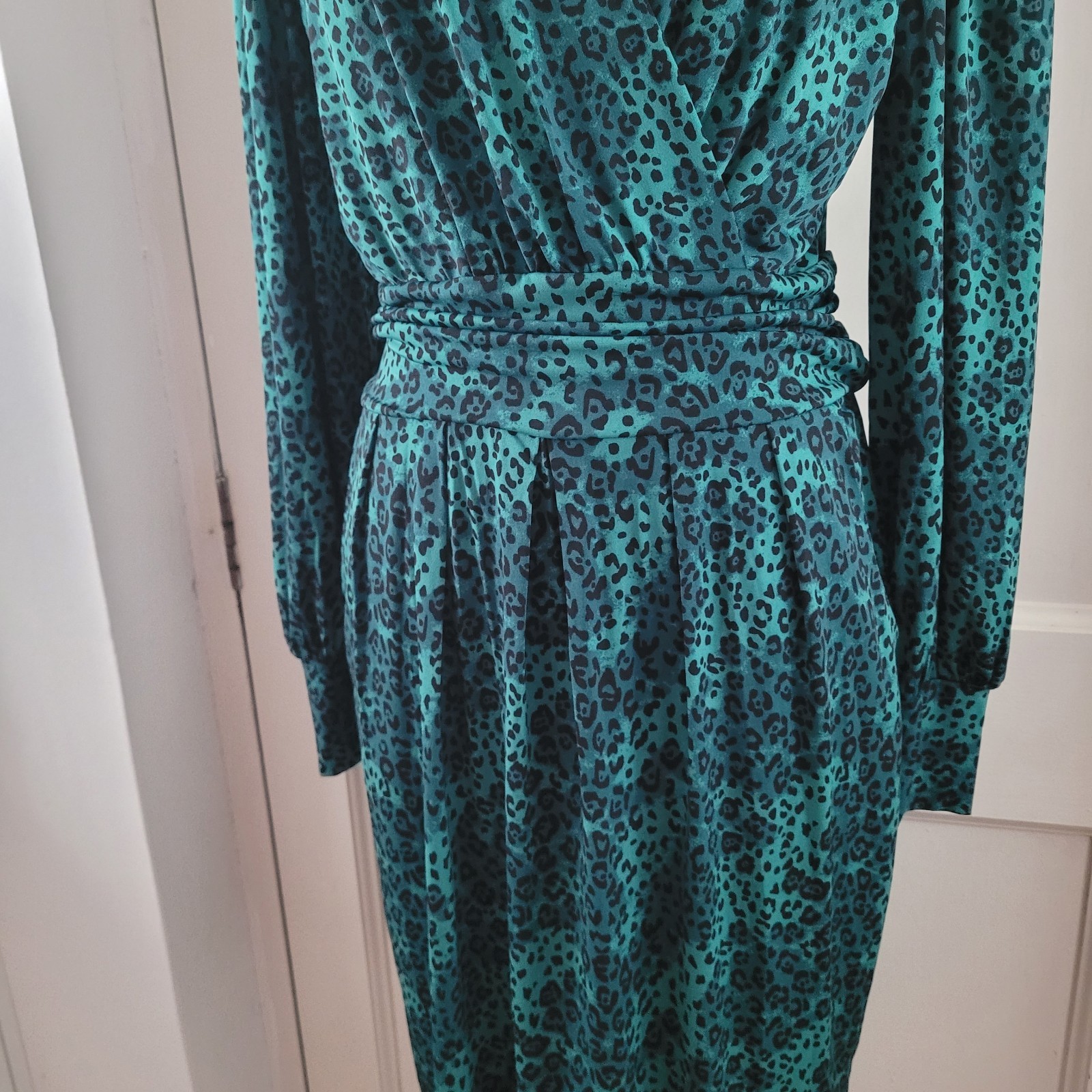 Jolie Moi Green Animal Print Jersey Dress V-neck Knee Length Pockets Size 14 Uk